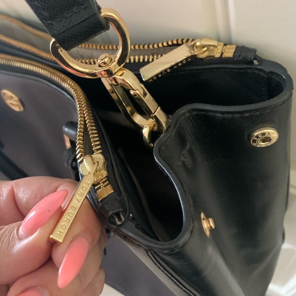 Tory Burch Robinson Tote - Picture 8 of 12
